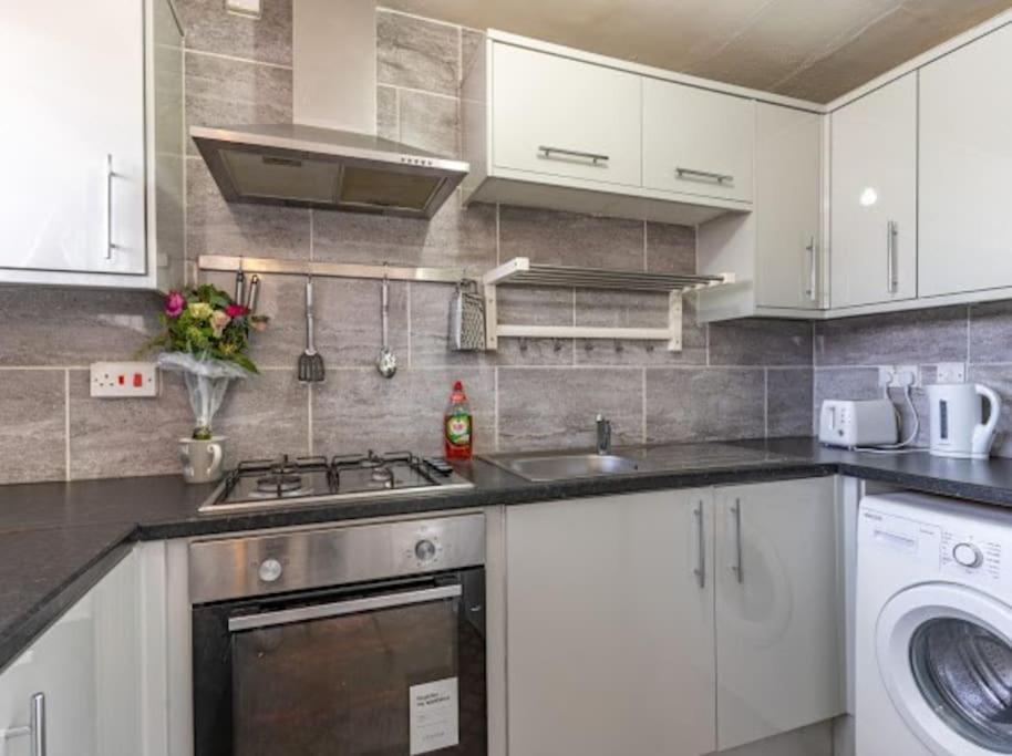 Spacious Flat In West Midlands Бирмингам Екстериор снимка