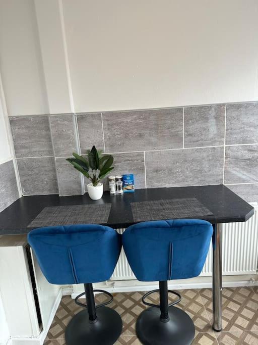 Spacious Flat In West Midlands Бирмингам Екстериор снимка